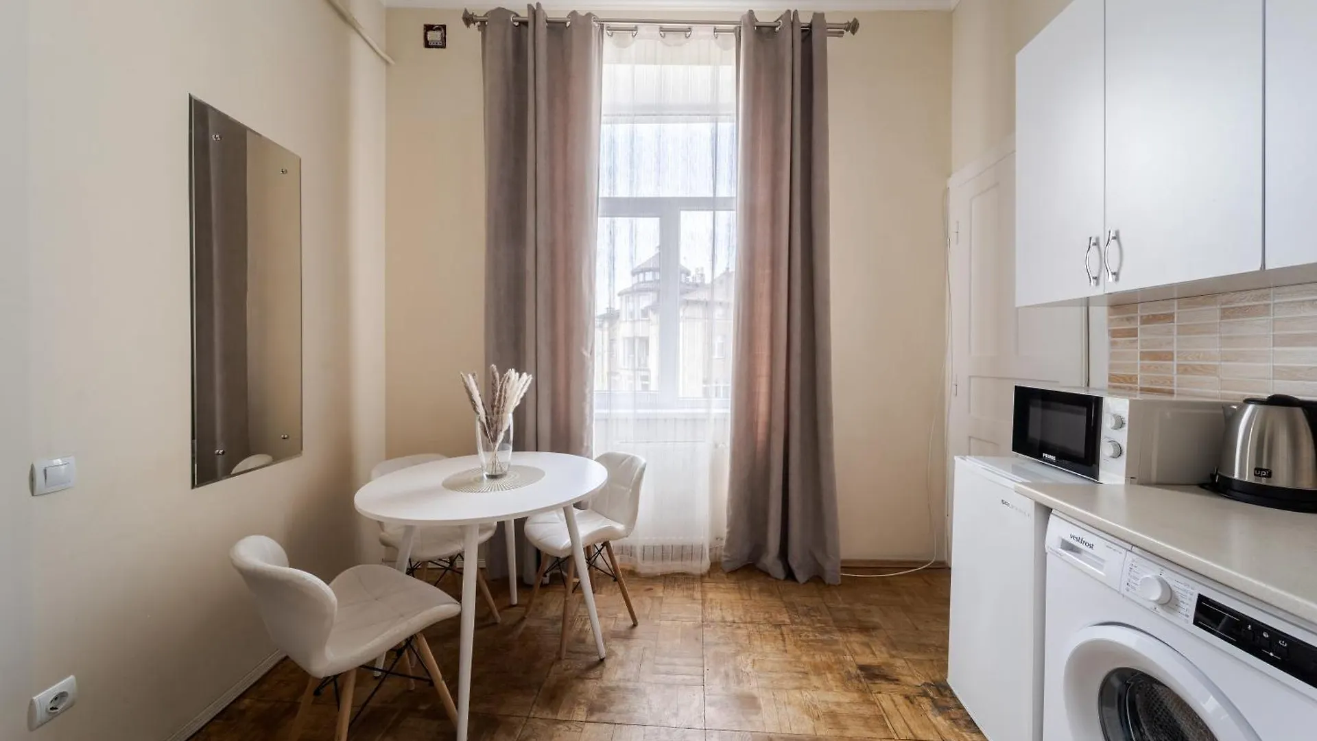 Demar Apart Herzena Lviv