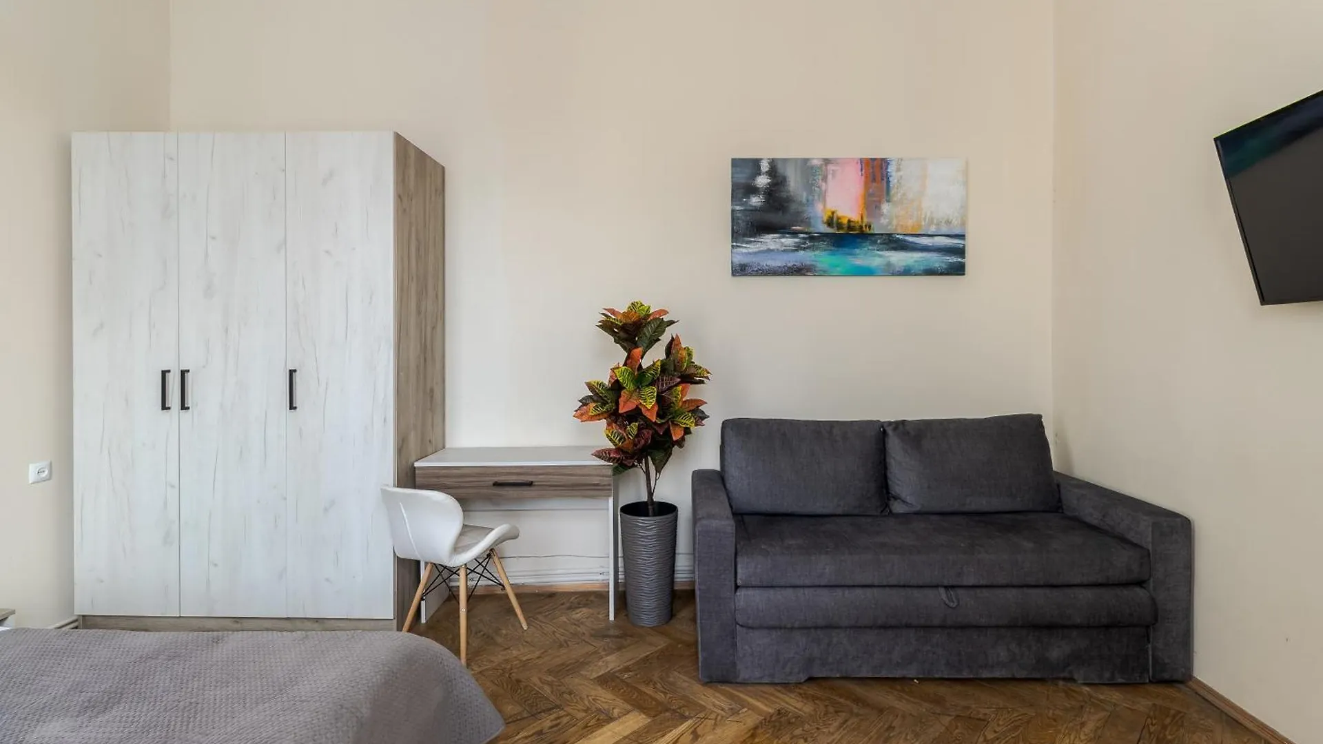Demar Apart Herzena Lviv Ukraine